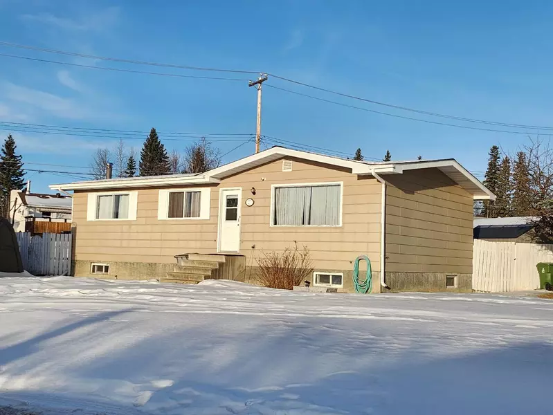 1102 55 ST, Edson, AB T7E 1J7