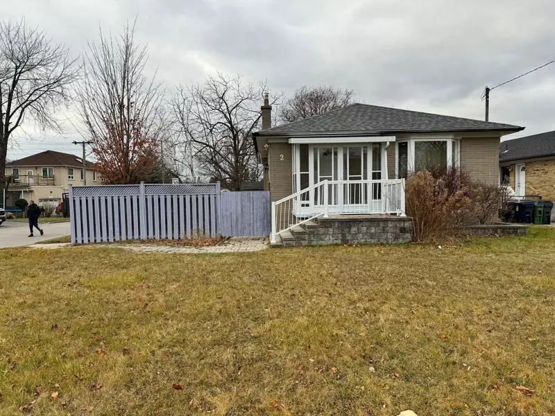 2 Kootenay CRES #Lower, Toronto E09, ON M1J 1R7