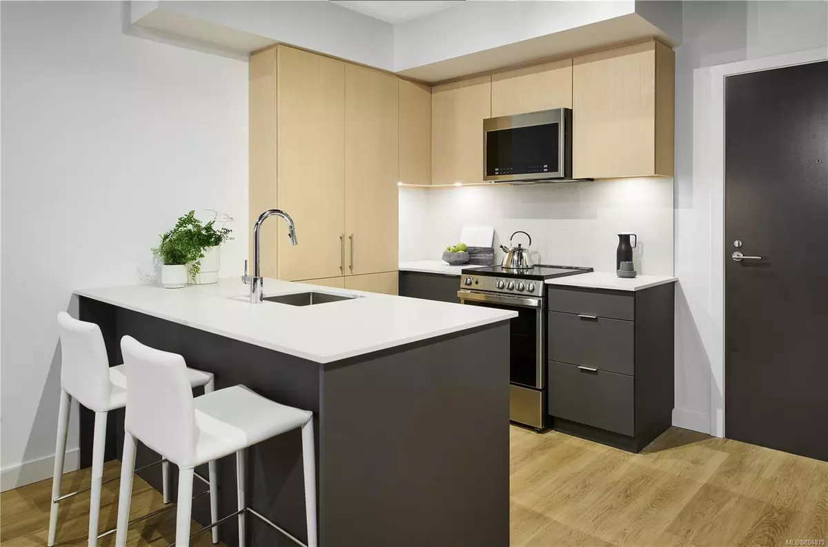 Victoria, BC V8V 3N9,1109 Johnson St #207