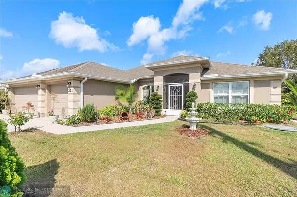 221 SW Kestor Dr, Port St Lucie, FL 34953