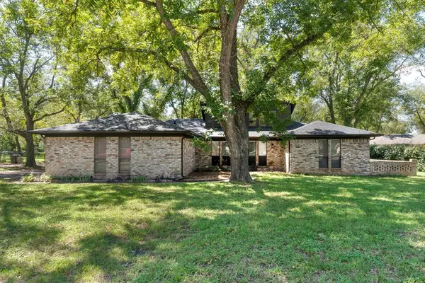 Granbury, TX 76049,8904 N Longwood Drive