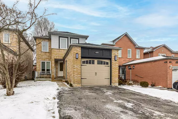 685 Layton CT,  Pickering,  ON L1W 3W5