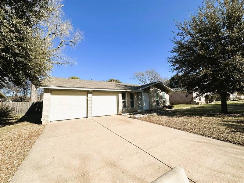 2009 Charleston Drive, Bedford, TX 76022