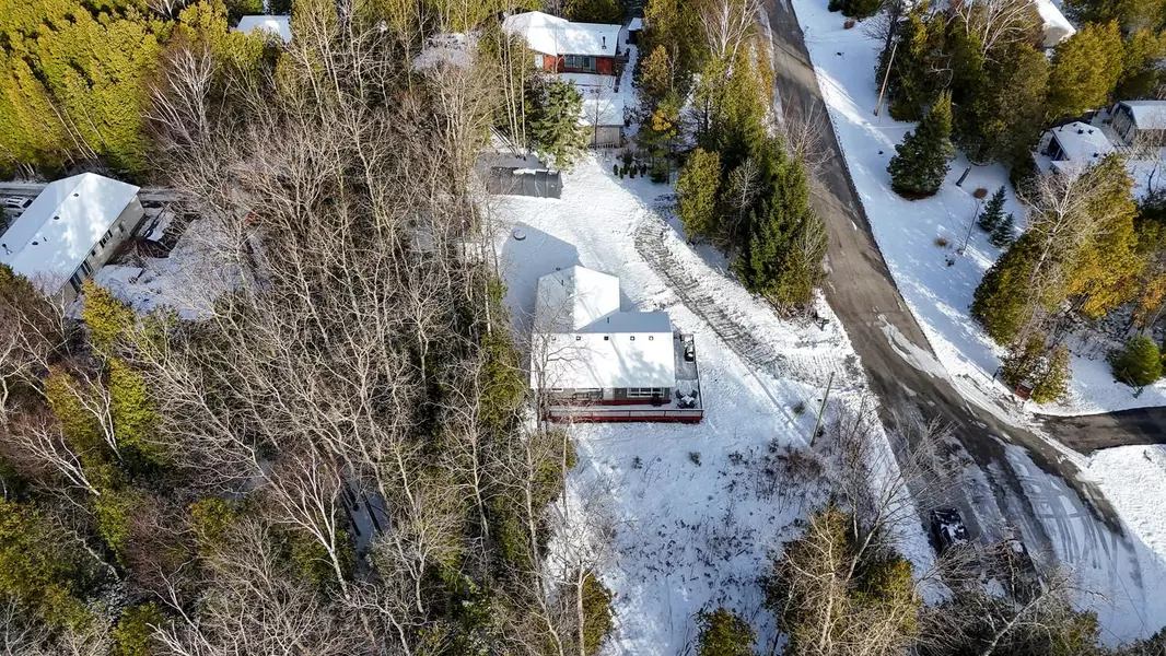 12 Pierce ST S, South Bruce Peninsula, ON N0H 2T0