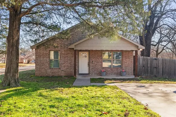 1300 S Fannin Avenue, Denison, TX 75020