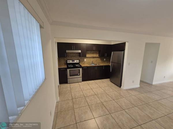 Hollywood, FL 33021,3609 Polk St  #3