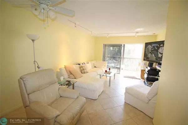 Pompano Beach, FL 33069,2230 N Cypress Bend Dr  #410