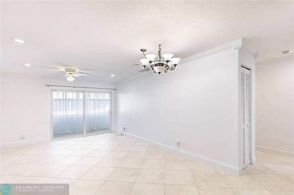 Palm Beach Gardens, FL 33410,10693 N Military Trail  #14