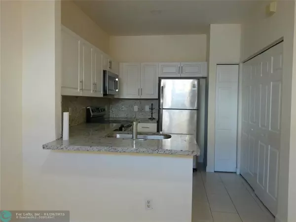 North Lauderdale, FL 33068,1415 S Santa Catalina Cir