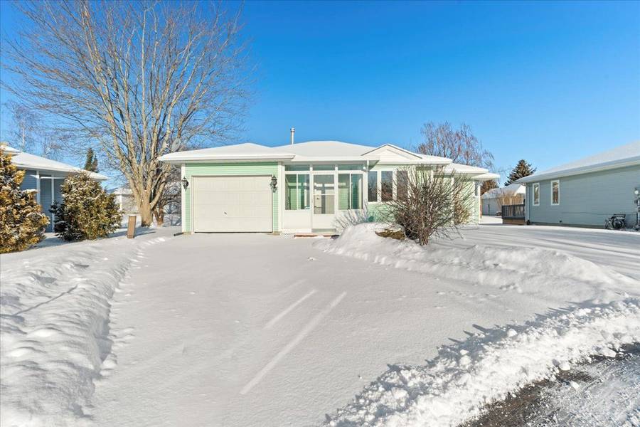 9 Reynolds PL, Prince Edward County, ON K0K 3L0