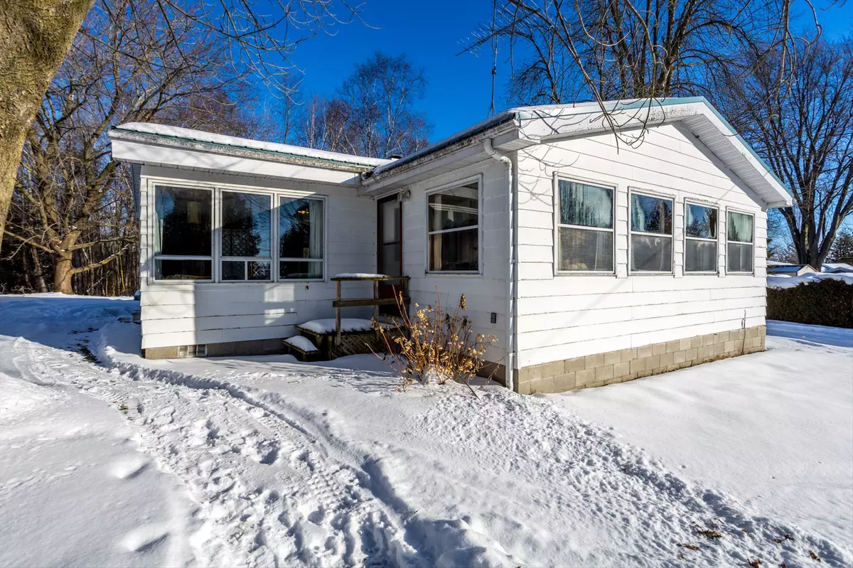 Kawartha Lakes, ON K0L 2W0,11 Kenver ST