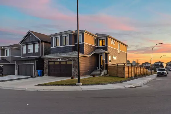 61 Creekstone SQ Southwest, Calgary, AB T2X4P6