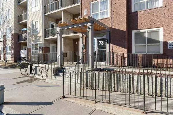 Calgary, AB T2B 3V2,73 Erin Woods CT Southeast #4307