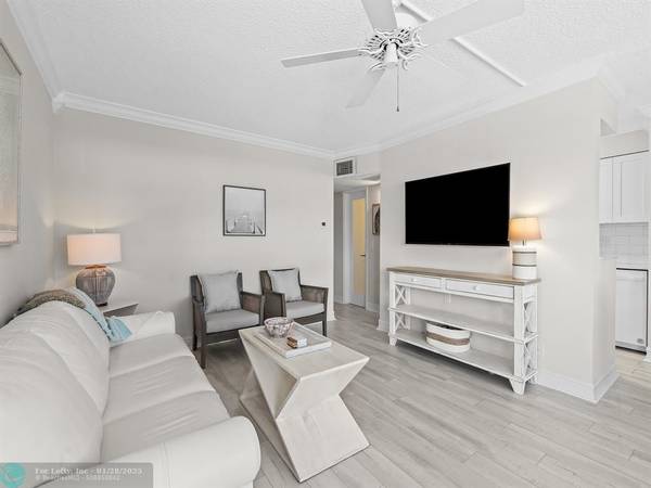 Lauderdale By The Sea, FL 33308,223 Marine Ct  #207