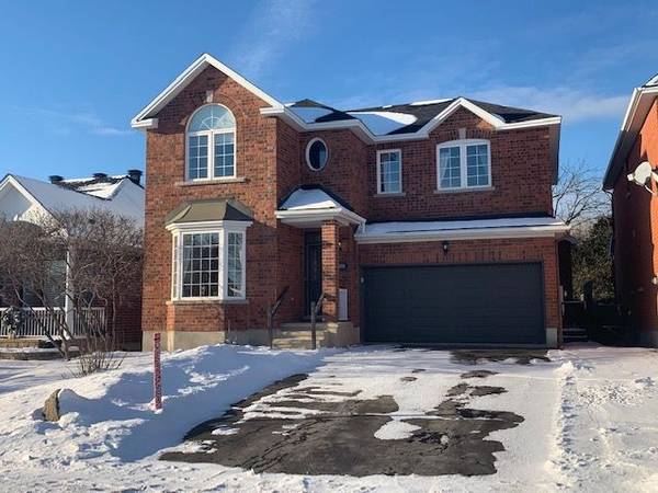 65 Whitestone DR, Carlington - Central Park, ON K2C 4B3