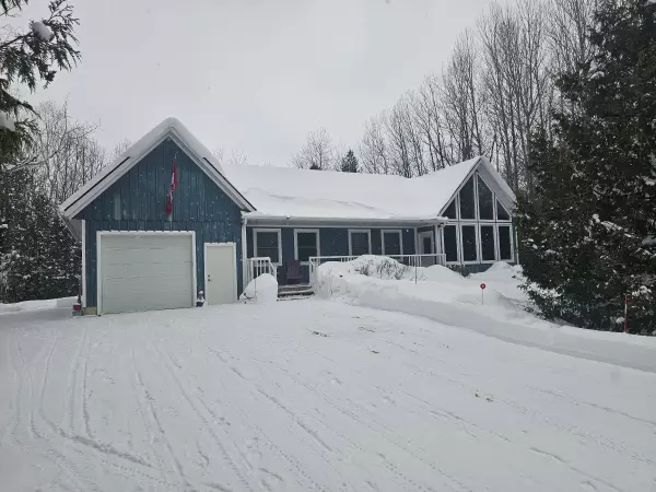 32 PINE FOREST DR, Bruce, ON N0H 1P0