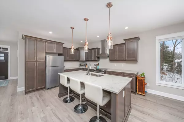 Lambton Shores, ON N0M 2L0,9934 Nipigon ST