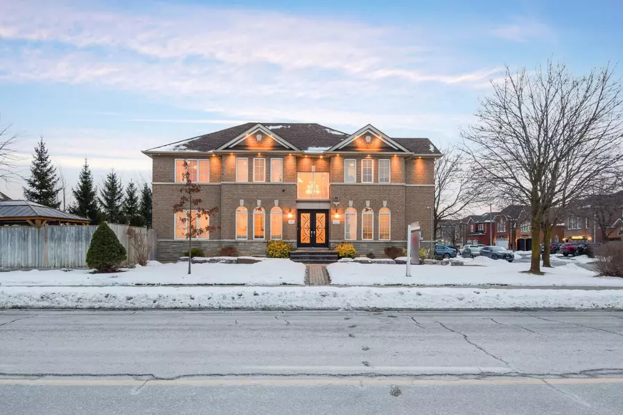 22 Summer Valley DR, Brampton, ON L6Z 4V6