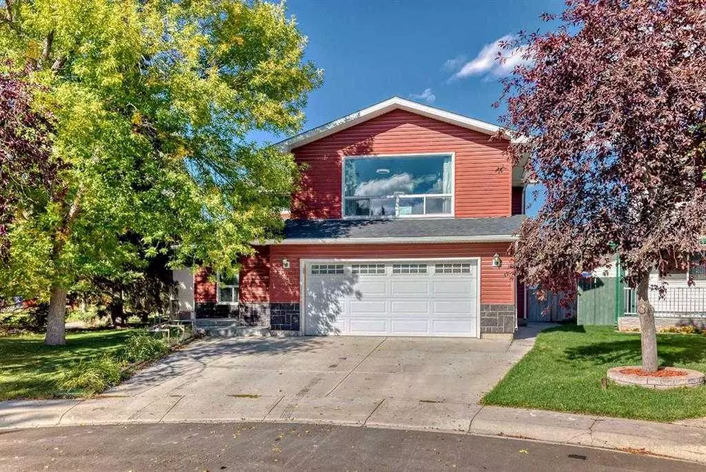 Calgary, AB T1Y2B1,423 Whitehorn PL NE