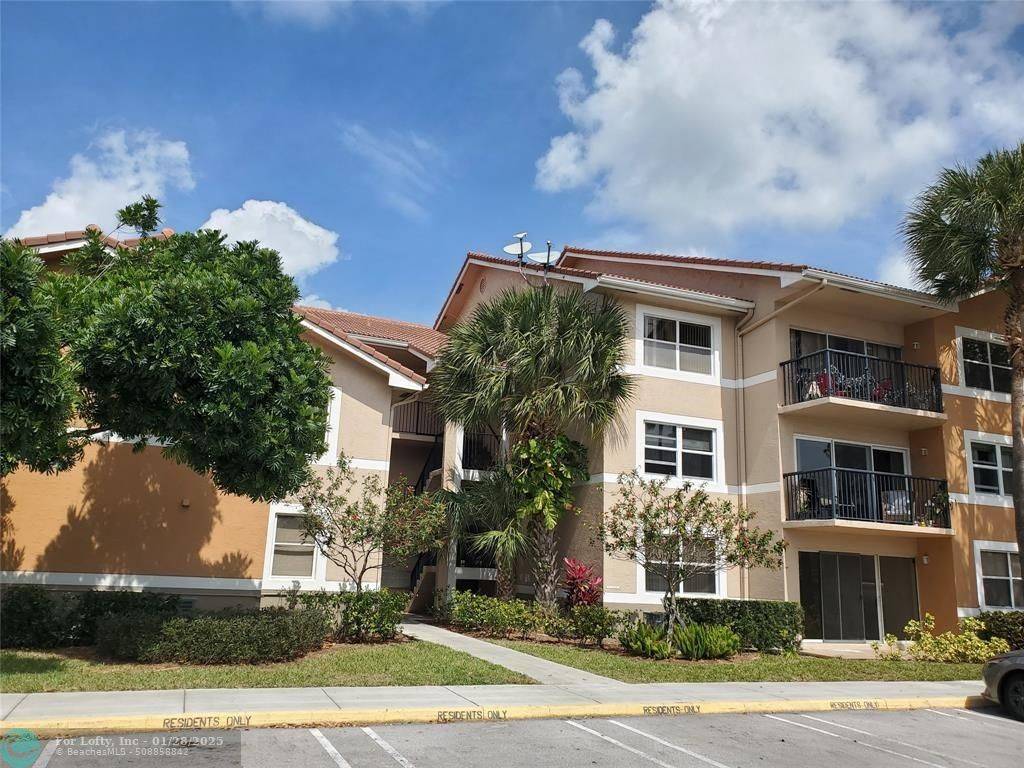 Coral Springs, FL 33067,8977 Wiles Rd  #302