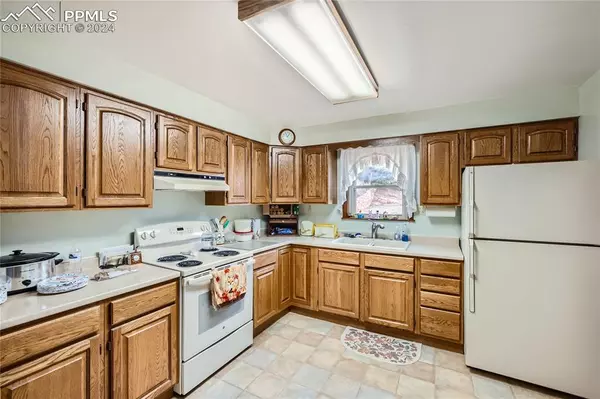 Manitou Springs, CO 80829,206 Beckers LN