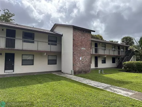 Tamarac, FL 33319,6040 Shakerwood Cir  #205