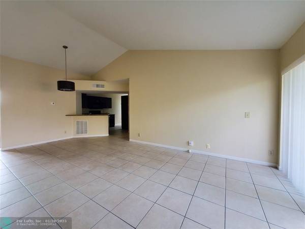 Coral Springs, FL 33067,8977 Wiles Rd  #302