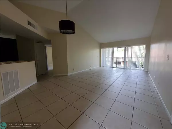 Coral Springs, FL 33067,8977 Wiles Rd  #302