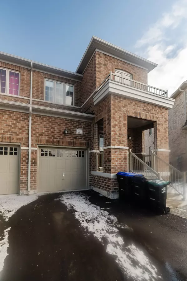 Bradford West Gwillimbury, ON L3Z 2A6,33 Ferragine CRES