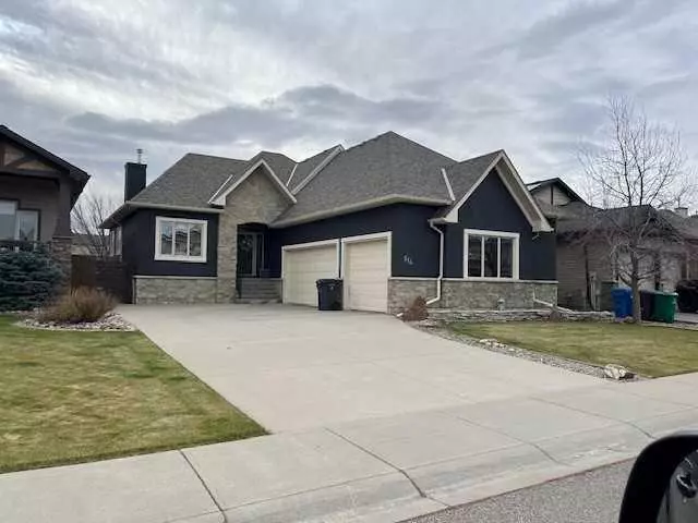 514 Canyon CV West, Lethbridge, AB T1K 2N4