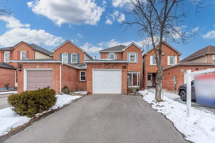 37 Solway AVE, Brampton, ON L6Z 4E4