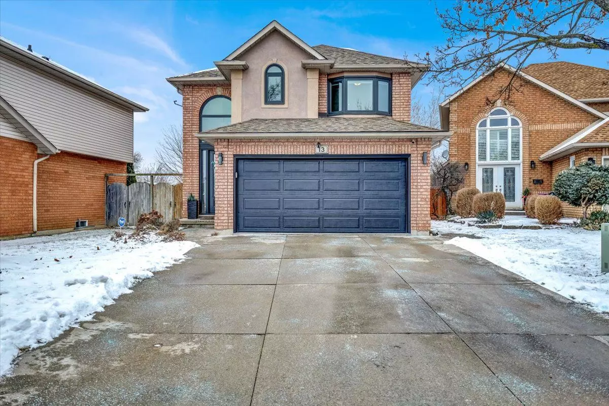 Hamilton, ON L8J 3R7,13 Treeview CT