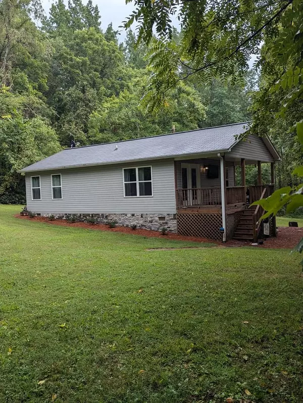 104 Moss Drive, Hayesville, NC 28904