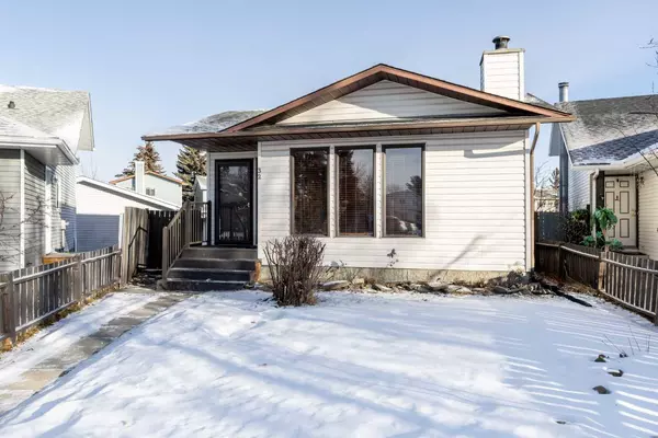 32 Millcrest PL Southwest, Calgary, AB T2Y 2K5