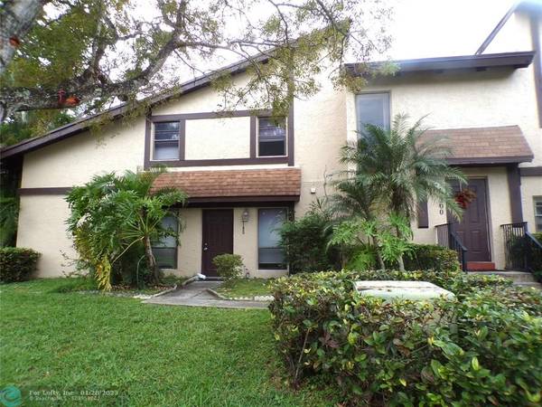 2180 Bayberry Dr, Pembroke Pines, FL 33024