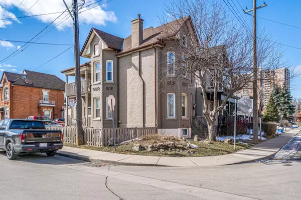 Hamilton, ON L8L 1P9,460 King William ST