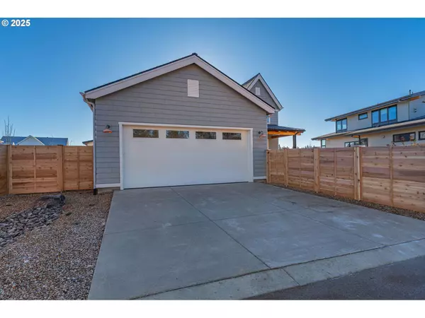 Bend, OR 97703,3190 NW STRICKLAND WAY