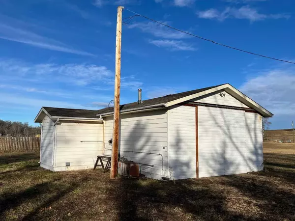 Ferintosh, AB T4V 1M0,1407 Macquire AVE