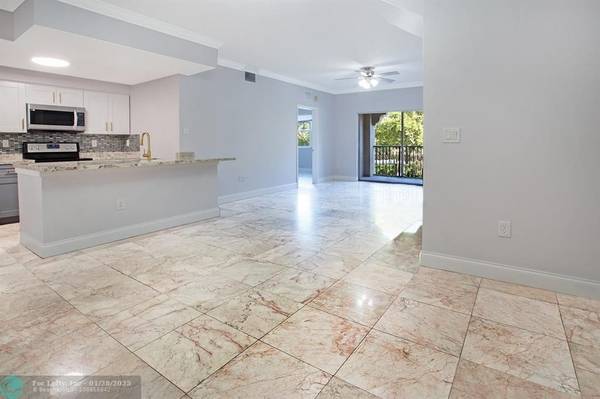 Coral Springs, FL 33067,5860 W Sample Rd  #204