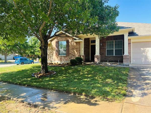 10452 Bradshaw Drive, Fort Worth, TX 76108