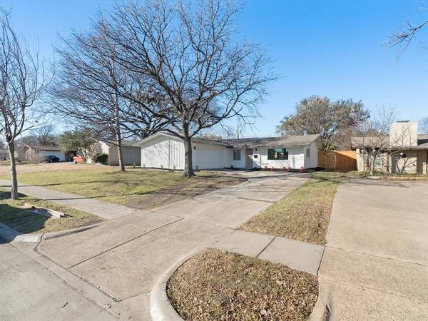 802 Woodland Way, Richardson, TX 75080