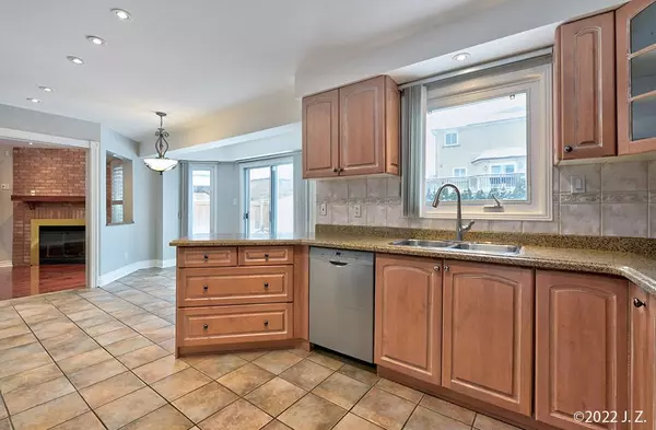 Richmond Hill, ON L4C 9H1,42 Topham CRES