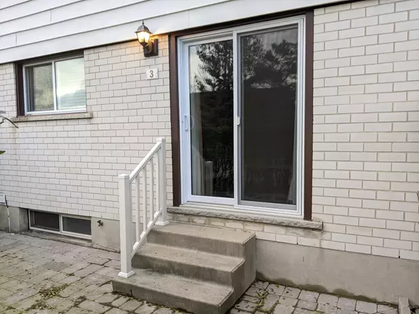 Woolwich, ON N3B 1V5,30 Flamingo DR E #3