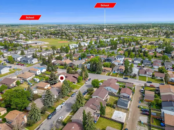 Calgary, AB T3J 1G1,15 Falworth PL NE