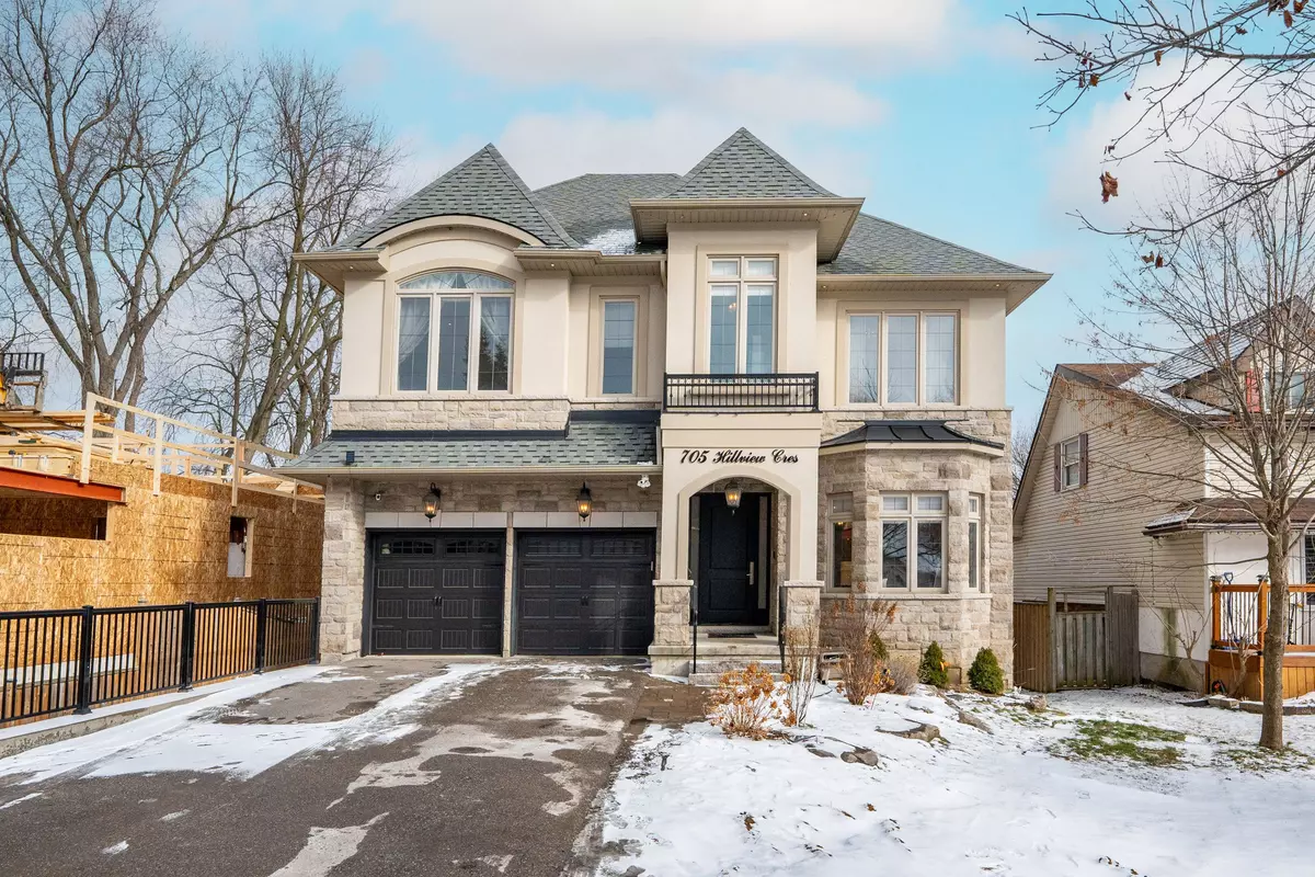 Pickering, ON L1W 2R6,705 Hillview CRES