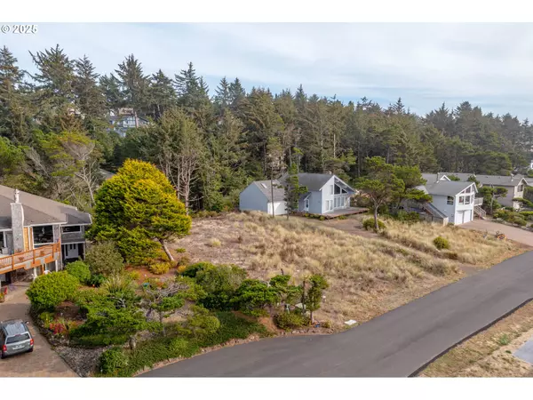 3801 NW HIDDEN LAKE DR, Waldport, OR 97394