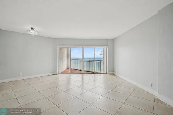 Pompano Beach, FL 33062,710 N Ocean Blvd  #1011