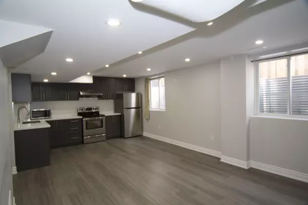 Mississauga, ON L5V 1R1,1084 Charminster CRES