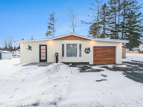 3 Hardwood LN, Renfrew, ON K0A 3L0