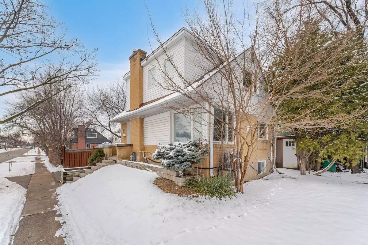 Toronto W10, ON M9W 2B8,41 Tofield CRES